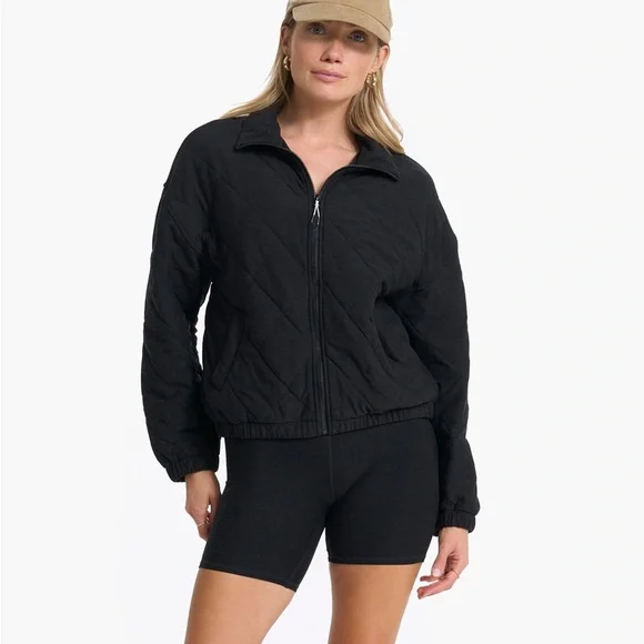 NWOT - Vuori Women's Black Halo Insulated Jacket - Picture 2 of 6